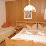 Wohlfuehlpension Tirolerhof 3* Partenen