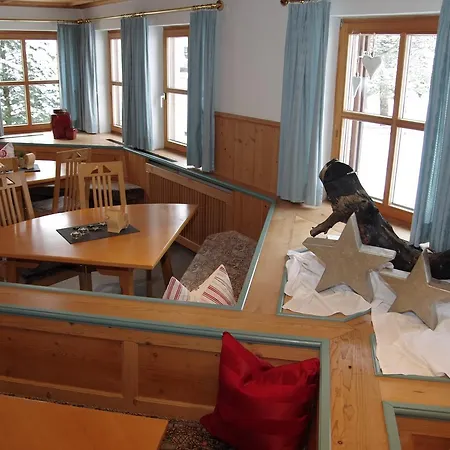 Wohlfuehlpension Tirolerhof 3* Партенен
