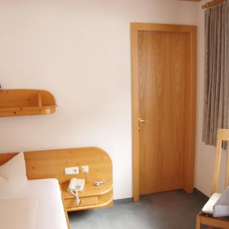 Wohlfuehlpension Tirolerhof 3* Партенен